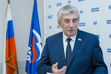 Депутаты взяли шефство над семьями погибших участников СВО